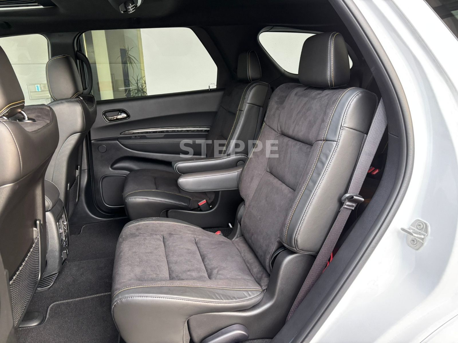 Dodge Durango SRT AWD 6,4 V8  AlcHEMY 6 Sitzer