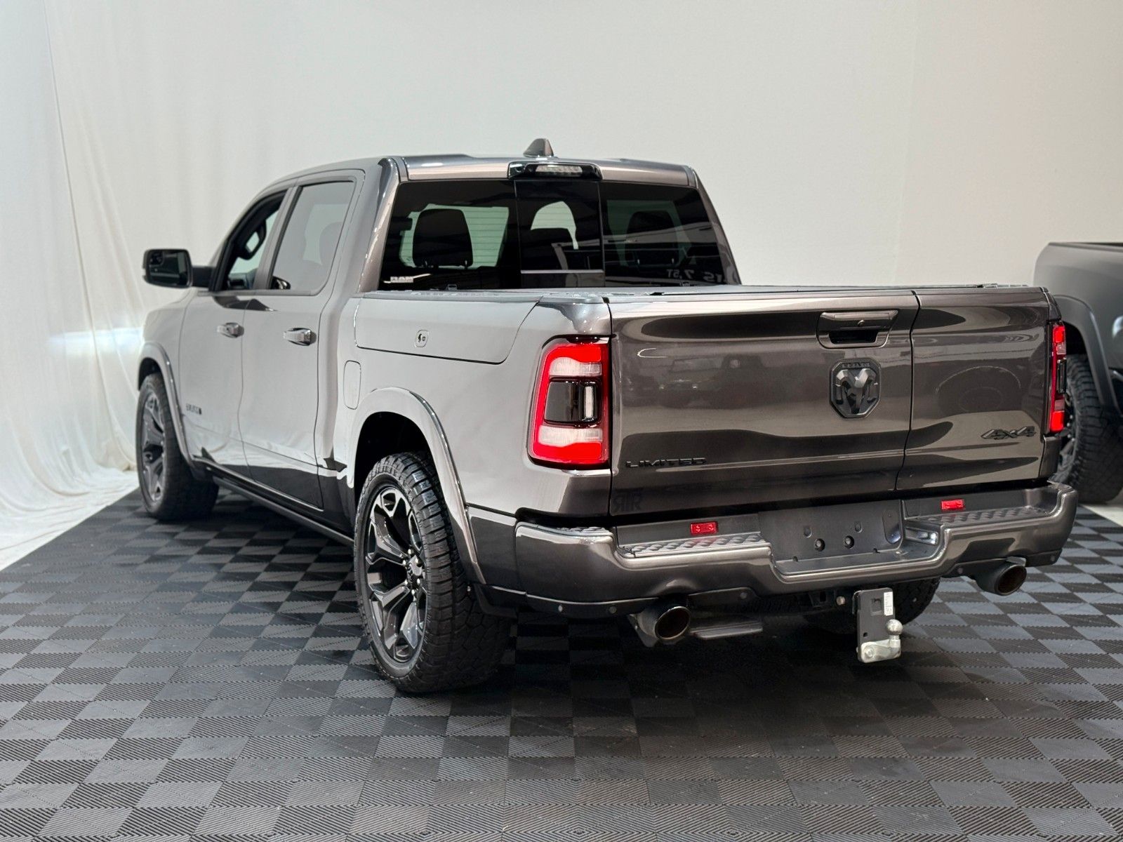 Fahrzeugabbildung Dodge RAM 1500 LIMITED NIGHT CREW CAB 4x4 RAMBOX