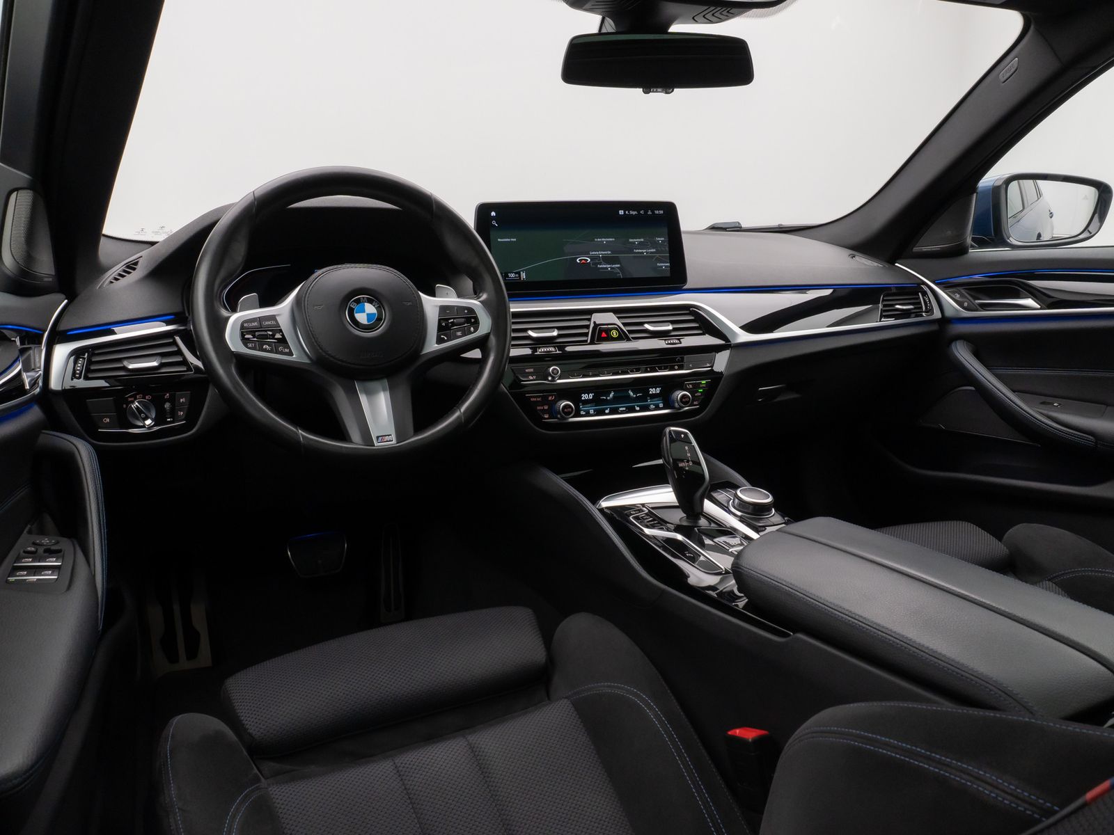 Fahrzeugabbildung BMW 530d M Sport Panorama Kamera Laser HUD DAB H/K