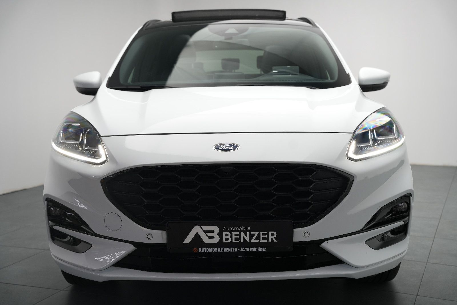 Fahrzeugabbildung Ford Kuga *ST-Line X*Panorama*HUD*Kamera*PlugInHybrid