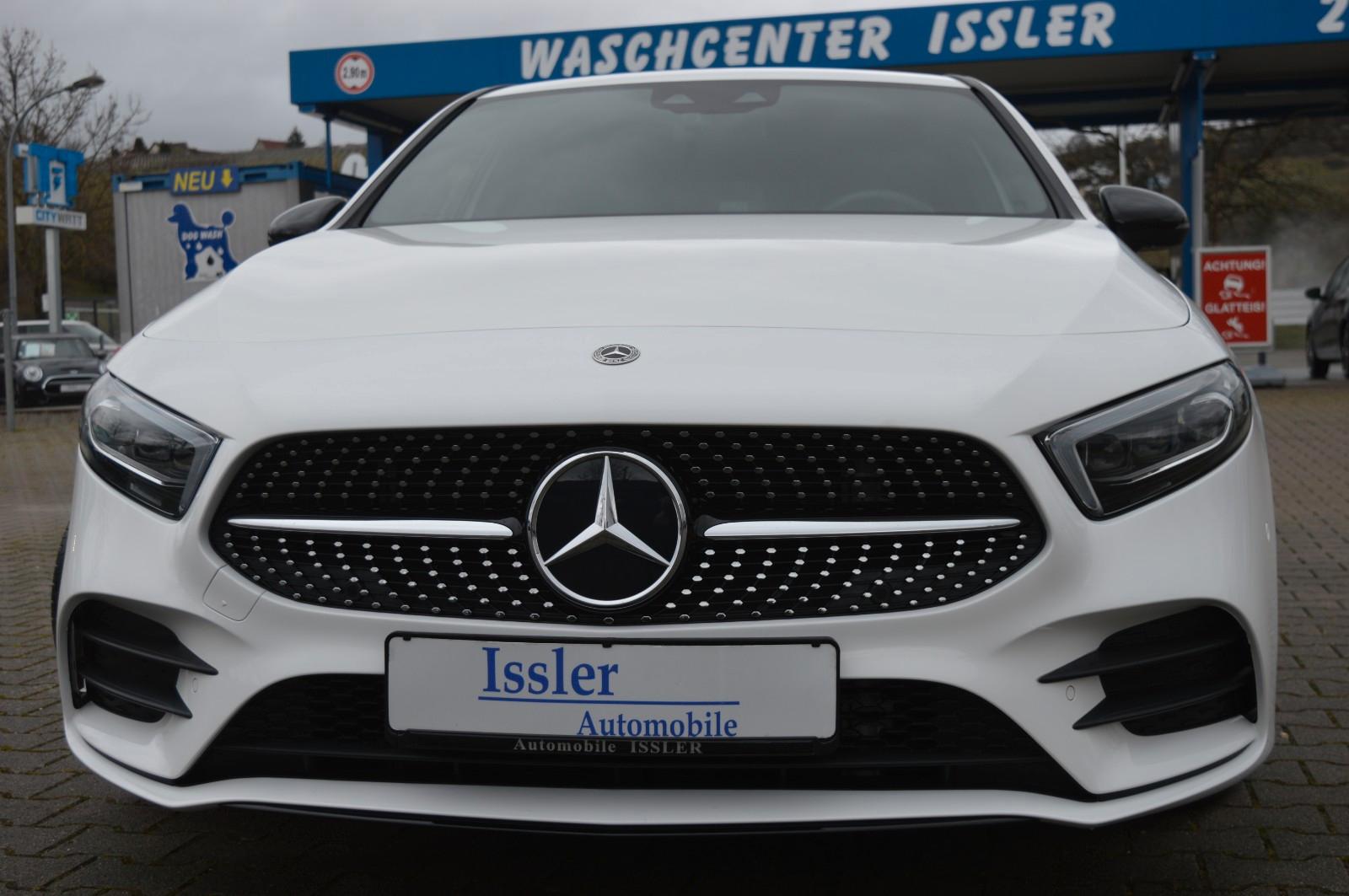 Mercedes-Benz A 200, AMG-Line, Multibeam, Kamera, Ambiente