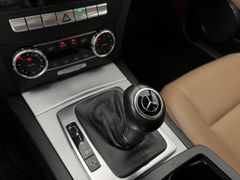 MERCEDES-BENZ C 220 T CDI / DESIGNO / HARMAN KARDON/ AUTOM./ MERCEDES-BENZ C 220 T CDI / DESIGNO / HARMAN KARDON/ AUTOM./