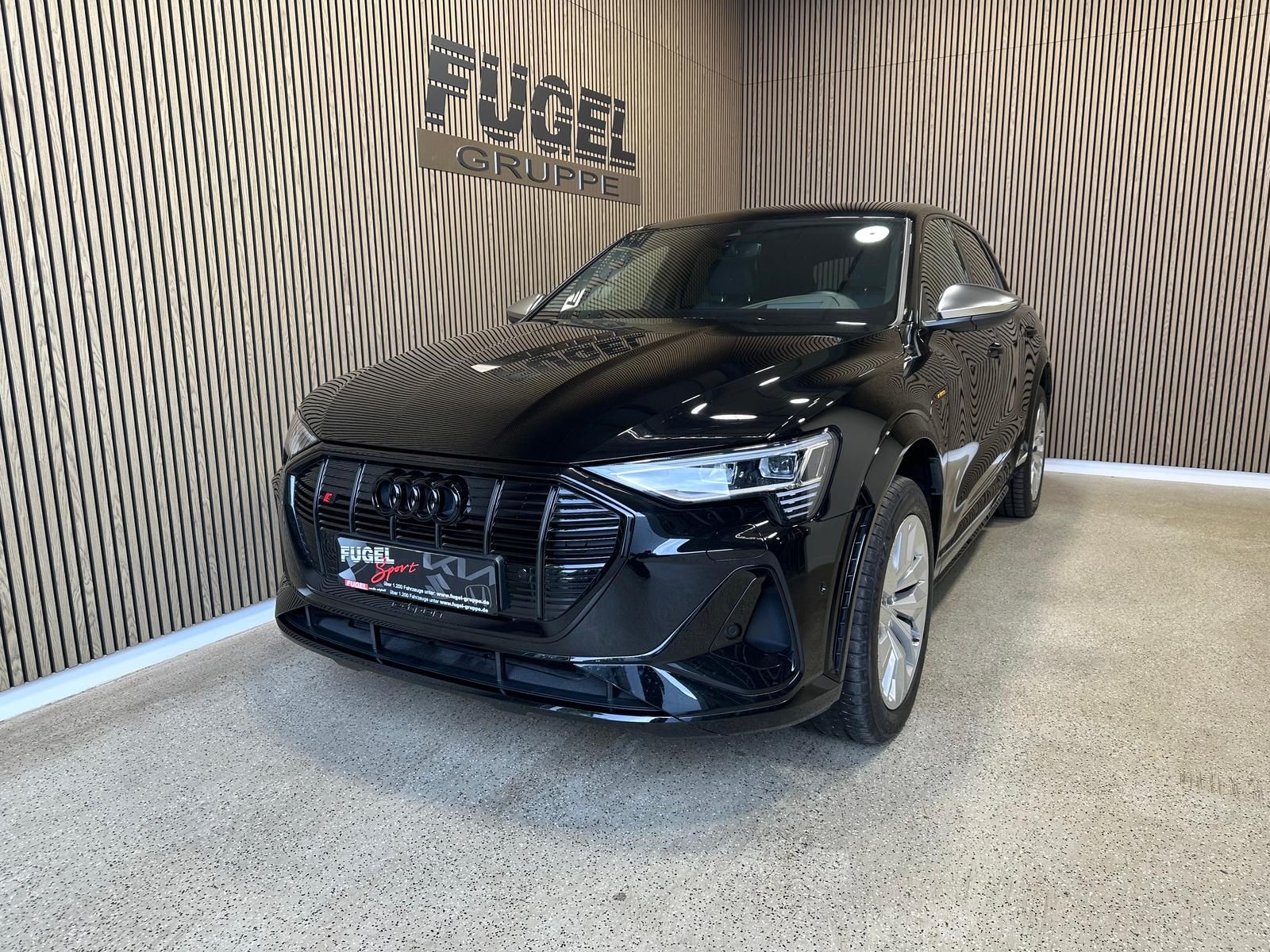 Audi e-tron S quattro 95 kWh LED HuD Navi Sound Klima foto 2