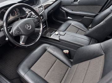 Mercedes E 220 - 7