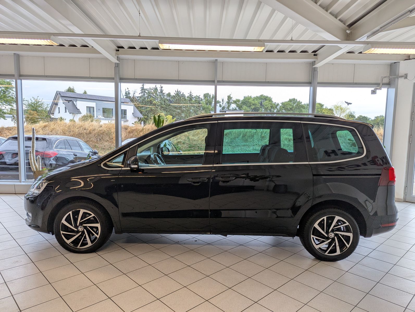 Fahrzeugabbildung Volkswagen Sharan 2.0 TDI DSG Join Pano StHz. 7-Sitze AHK