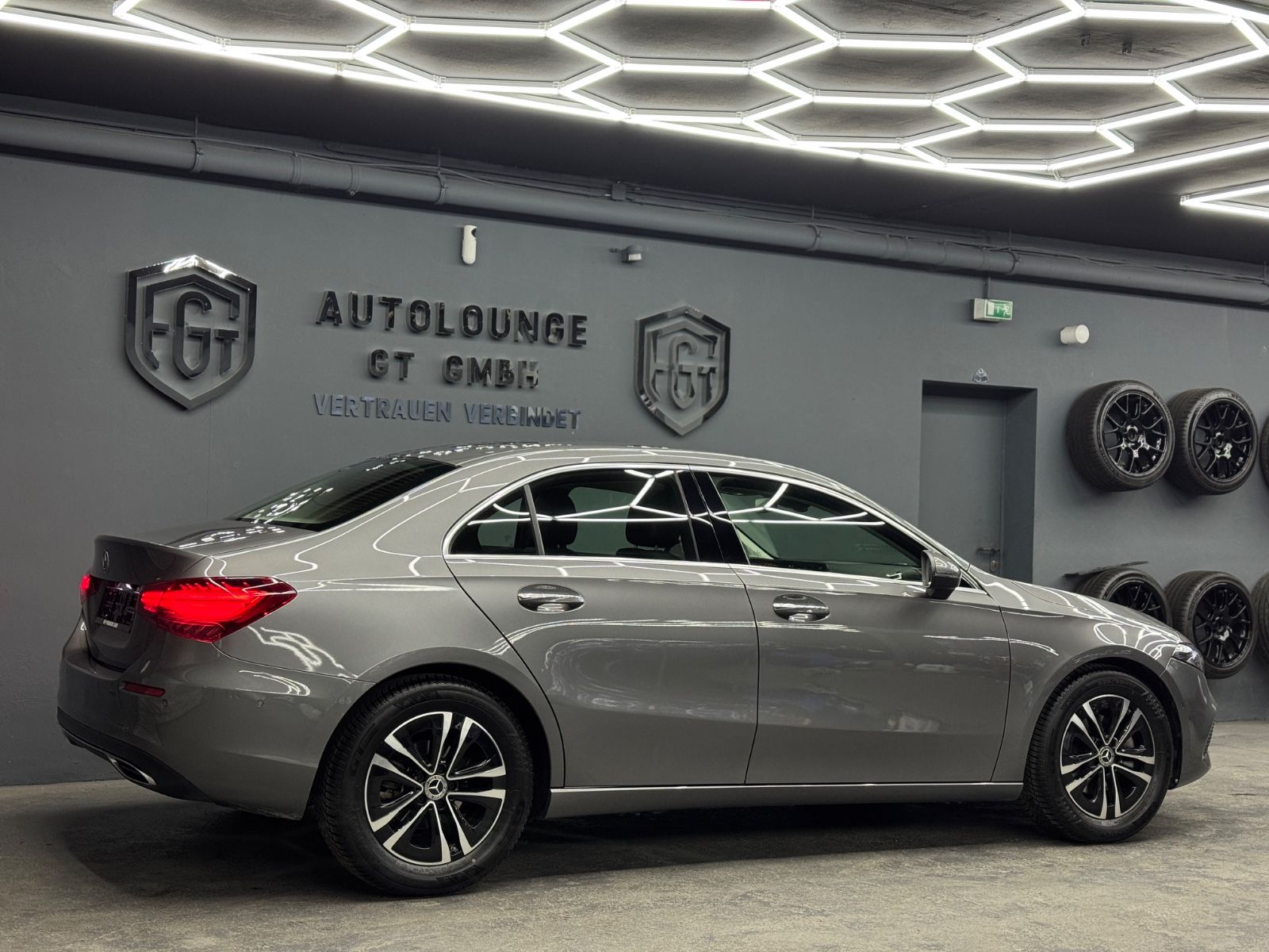 Mercedes-Benz A 180 Limousine Facelift Ambiente Widescreen Hyb foto 5