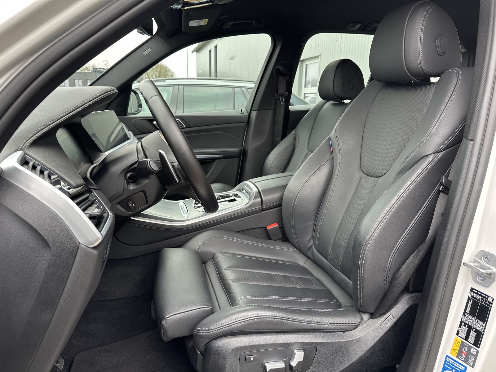 Fahrzeugabbildung BMW X5 xDrive45e M-Sport NAV+LED+AHK+360°KAMERA+20ZO