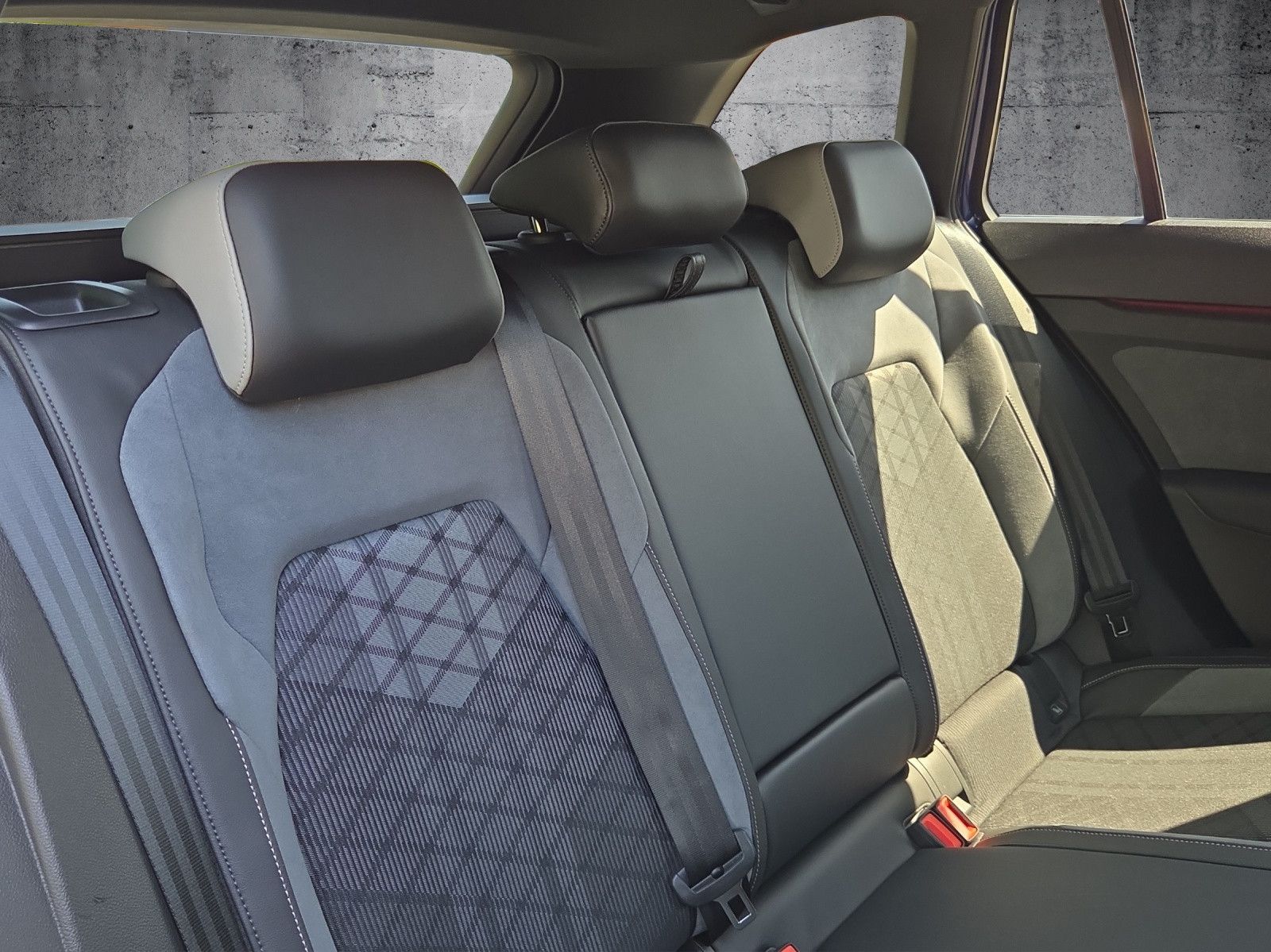 Golf Variant R-LINE 1.5 eTSI OPF DSG RFK