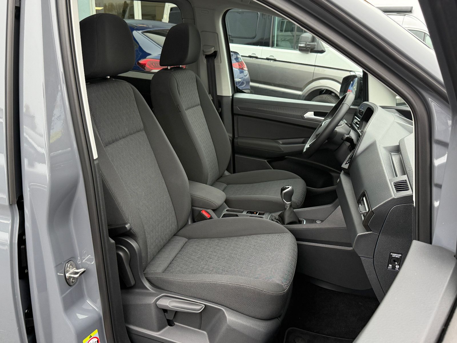 Fahrzeugabbildung Volkswagen Caddy Edition Maxi 7-Sitzer ACC AHK LED Pano Kam