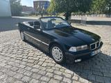 BMW 320i Coupe 320i - BMW Oldtimer: Cabrio