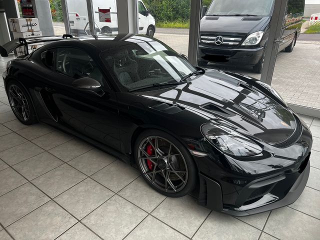 Porsche Cayman GT4 RS