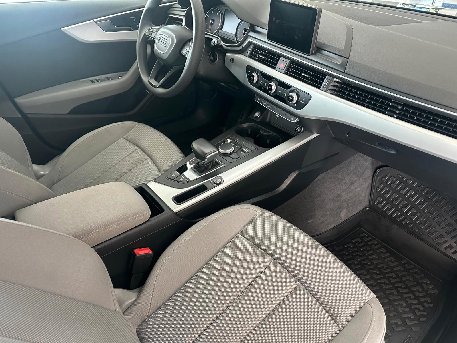 Audi A4 Avant*AHK*SHZ*NAVI*KLIMA*RDS*Standheizung*