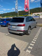 Audi SQ7 4.0 TDI, sauber, scheckheftgepflegt - silberne Audi SQ7