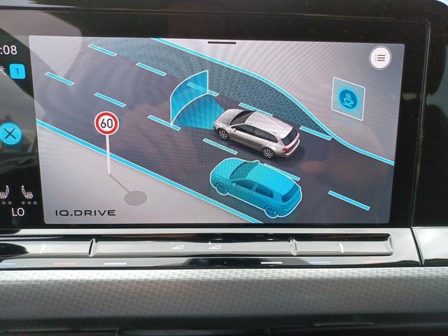 Fahrzeugabbildung Volkswagen Golf VIII Variant TDI Alltrack 4Mo DSG Navi Matr