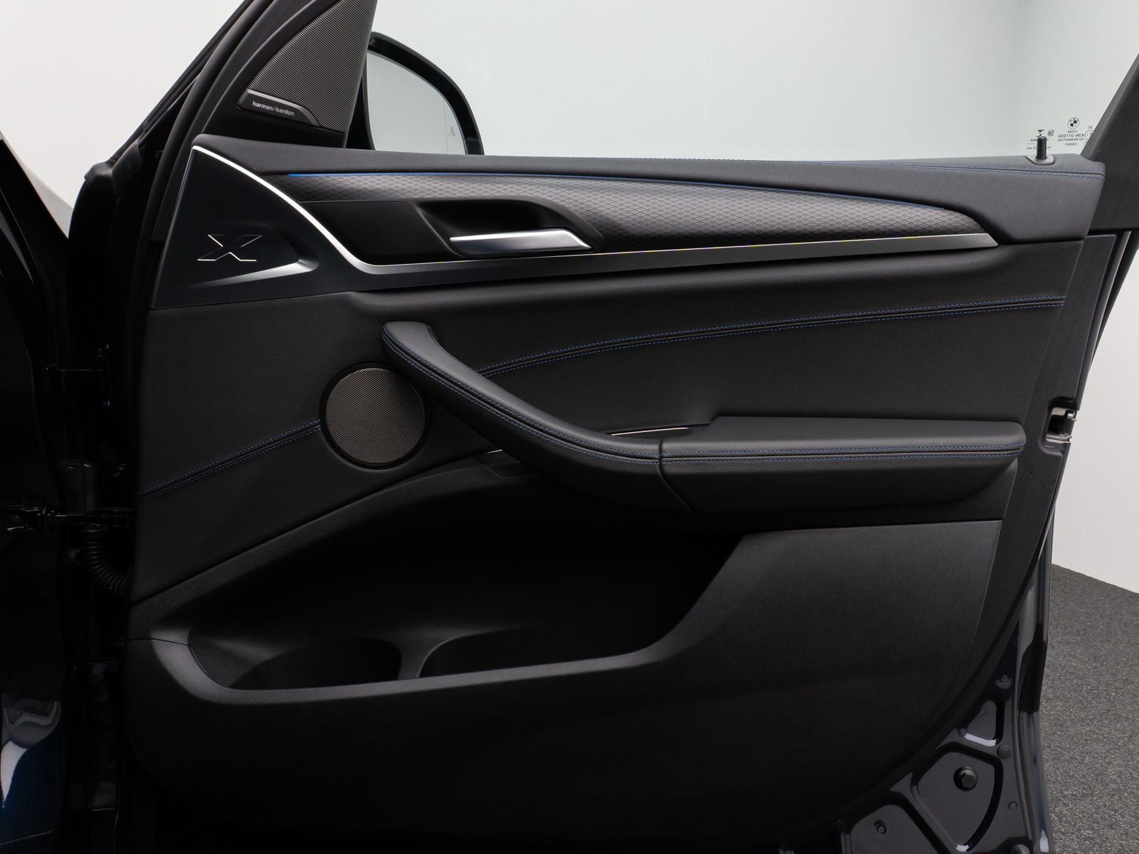 Fahrzeugabbildung BMW iX3 Impressive M Sport Panoram Laser 360°HUD H/K