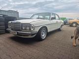 Mercedes-Benz Mercedes Benz W123 240D - Mercedes-Benz 240: W123