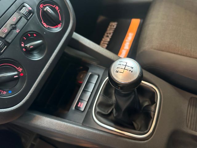 Volkswagen Golf V Lim. Tour *KLIMA*SZHZ*TEMPOMAT*AHK*