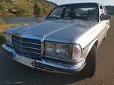 Mercedes-Benz 280E  W123 - Mercedes-Benz 280 Limousine W123 mit Benzin-Antrieb