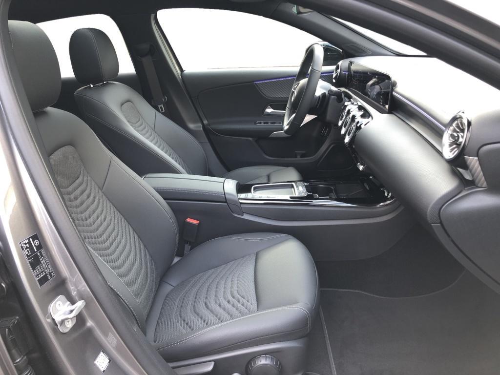Mercedes-Benz A 200 Limousine ILS+MBUX+Progressive+Night+Pano — 4