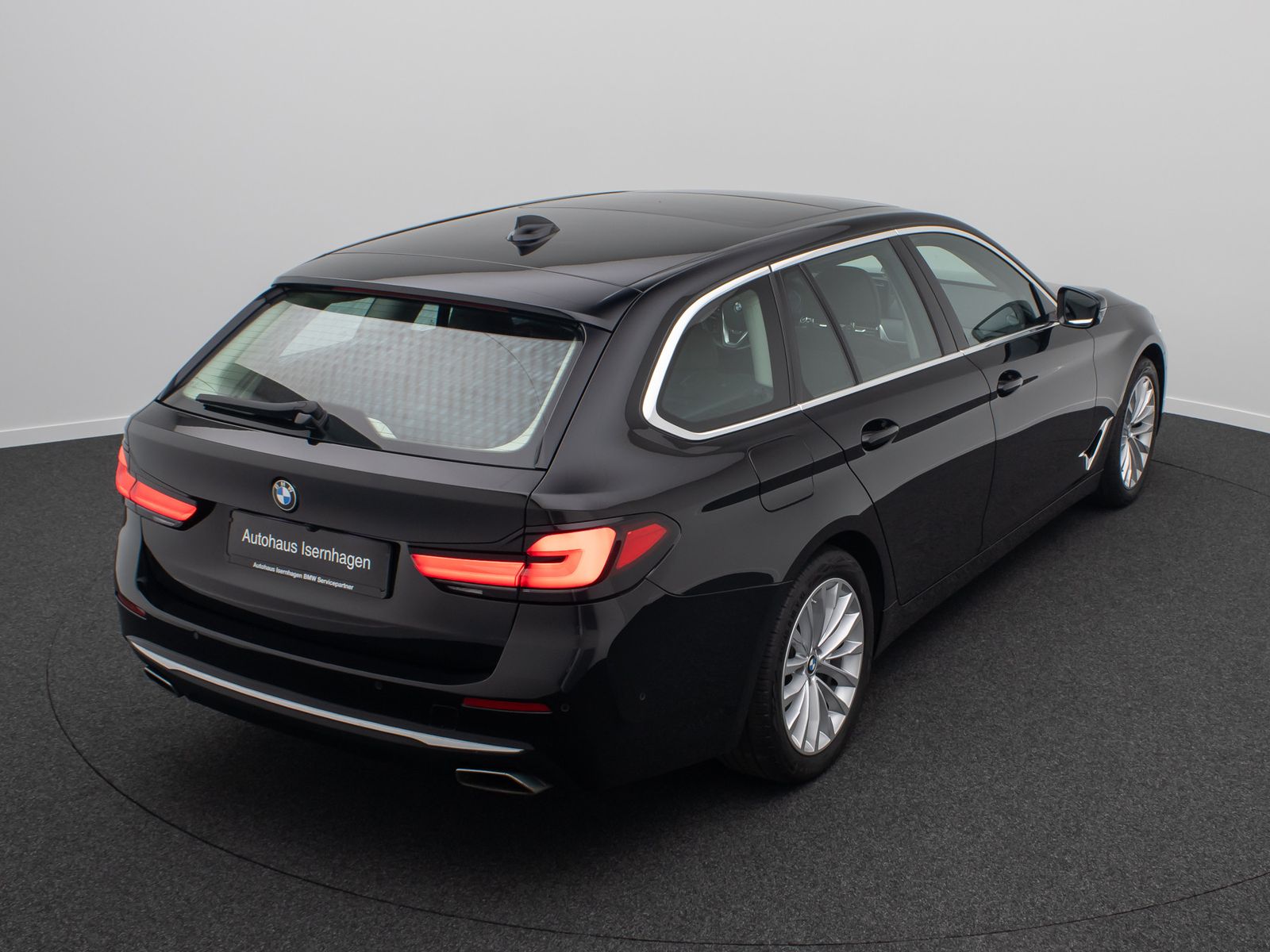 Fahrzeugabbildung BMW 530d Luxury Line HUD DAB H/K Panorama Individual