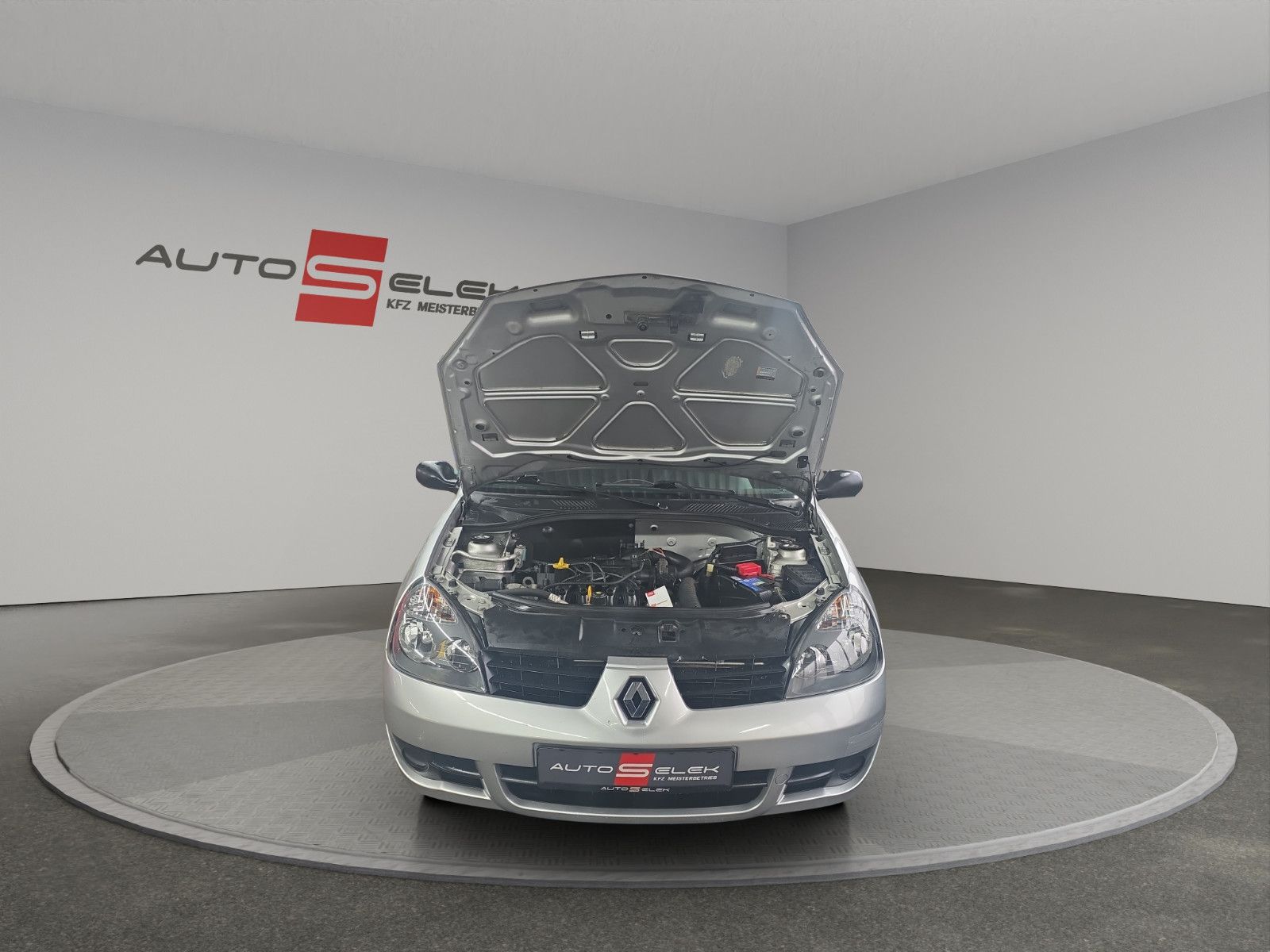 Fahrzeugabbildung Renault Clio II Campus+NUR 61 KM+ALWETTERREIFEN+TÜV NEU