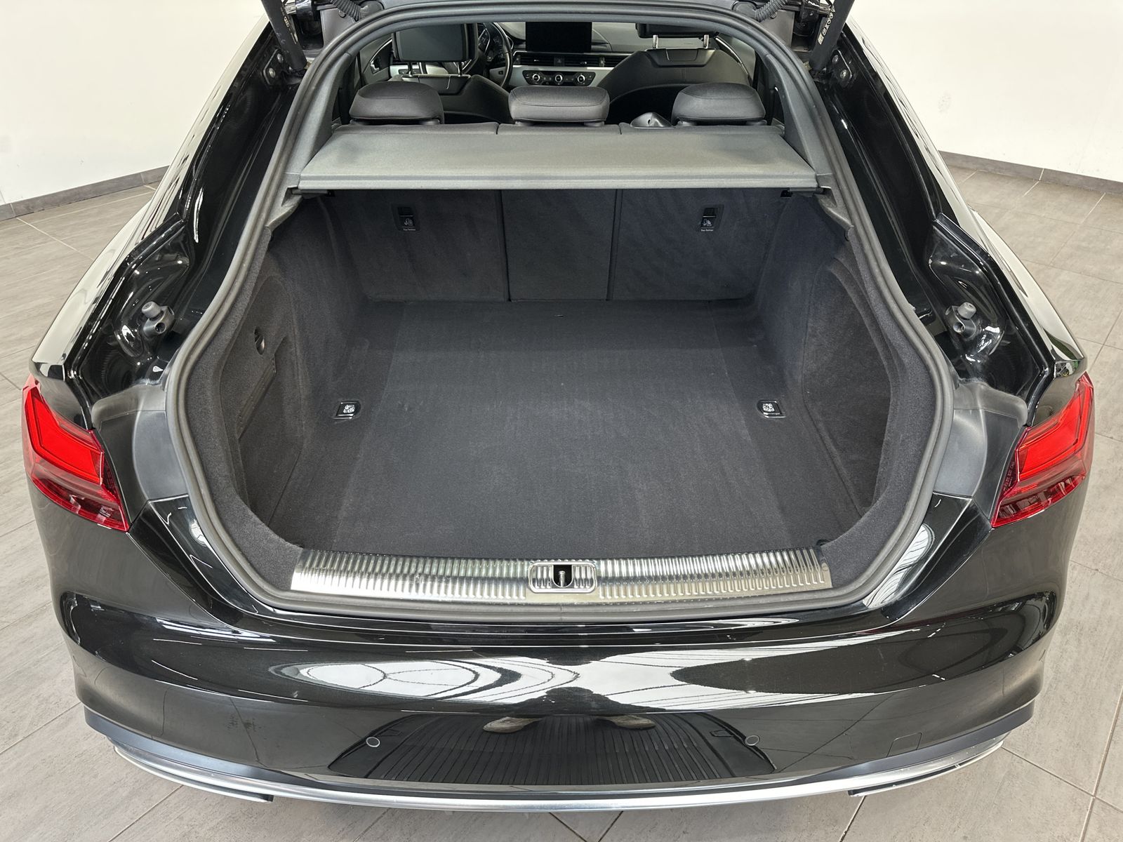 Fahrzeugabbildung Audi A5 SpB 35 TDI Advanced NAV+LED+ACC+KAM+CARPLAY