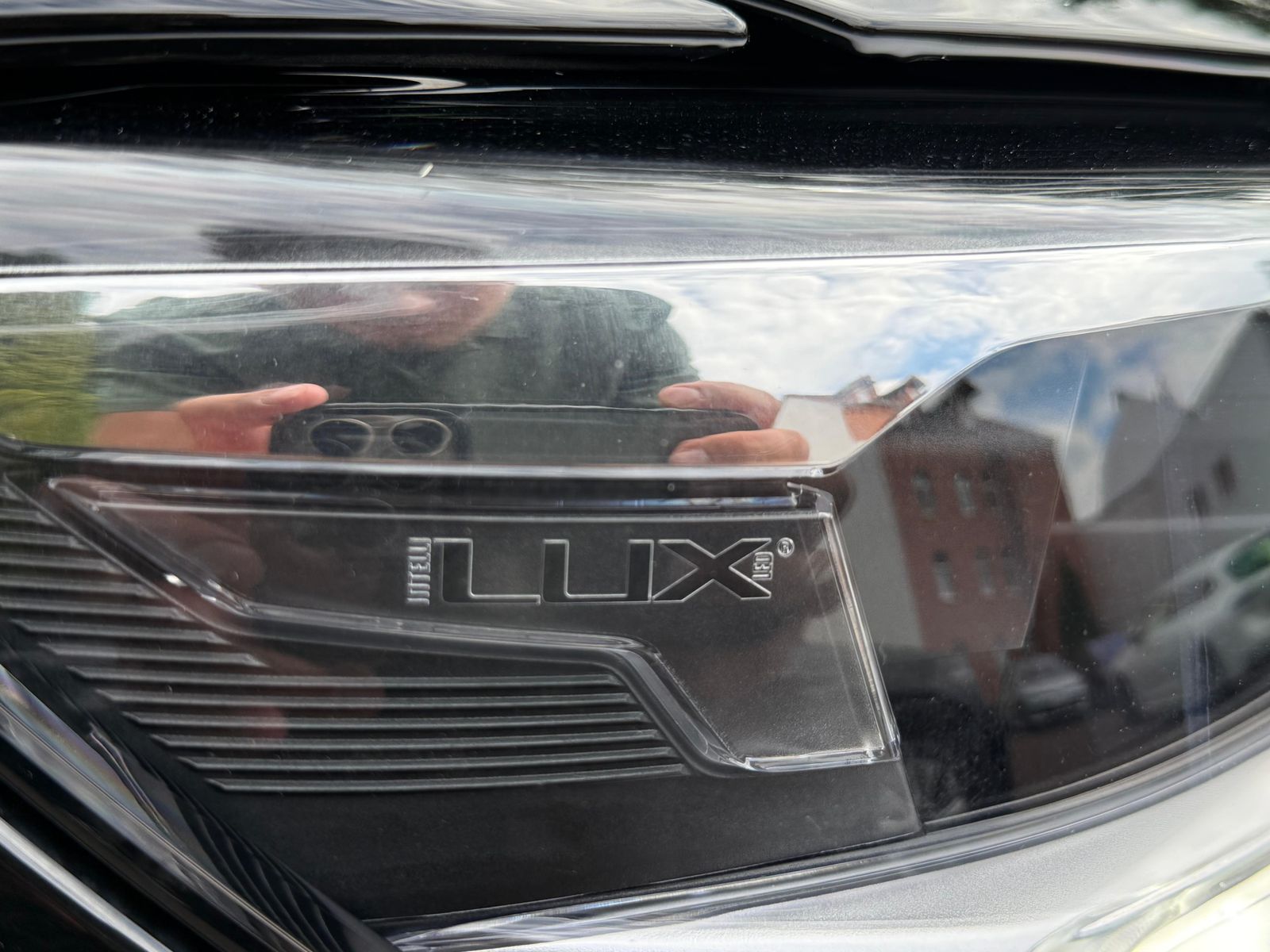 Fahrzeugabbildung Opel Insignia 2.0CDTI Aut. Elegance ILUX+NAV+KAM+CARP