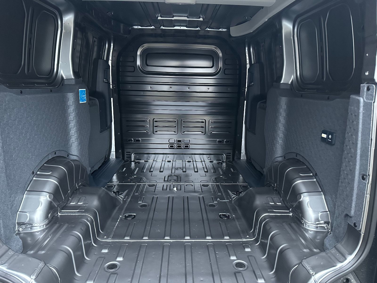 Fahrzeugabbildung Kia PV5 CARGO L2H1 4T 71,2 ELITE WP CT LM AW