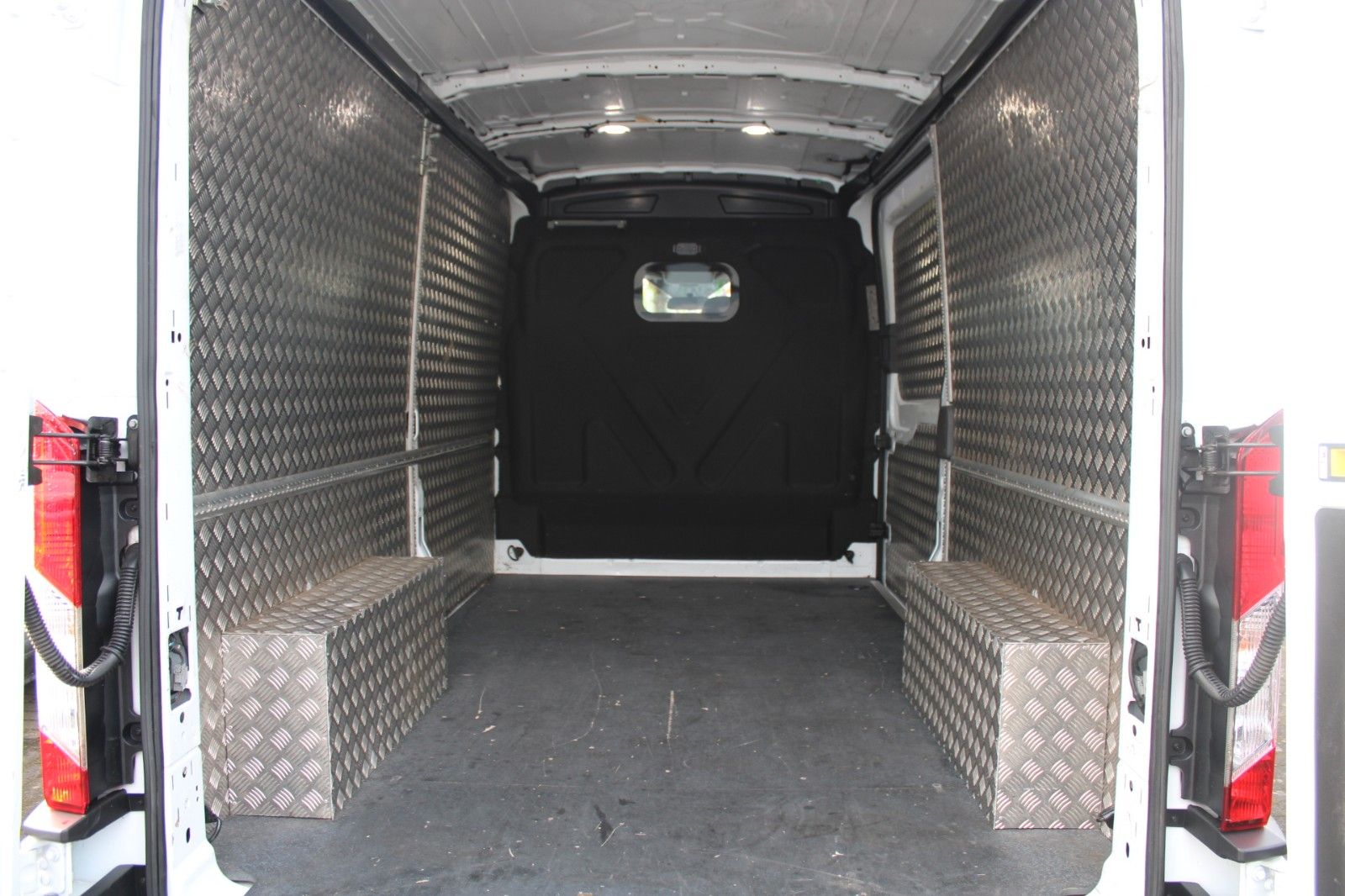 Fahrzeugabbildung Ford Transit L3 H2 TREND AHK PDC ALLWETTER 1.Hand