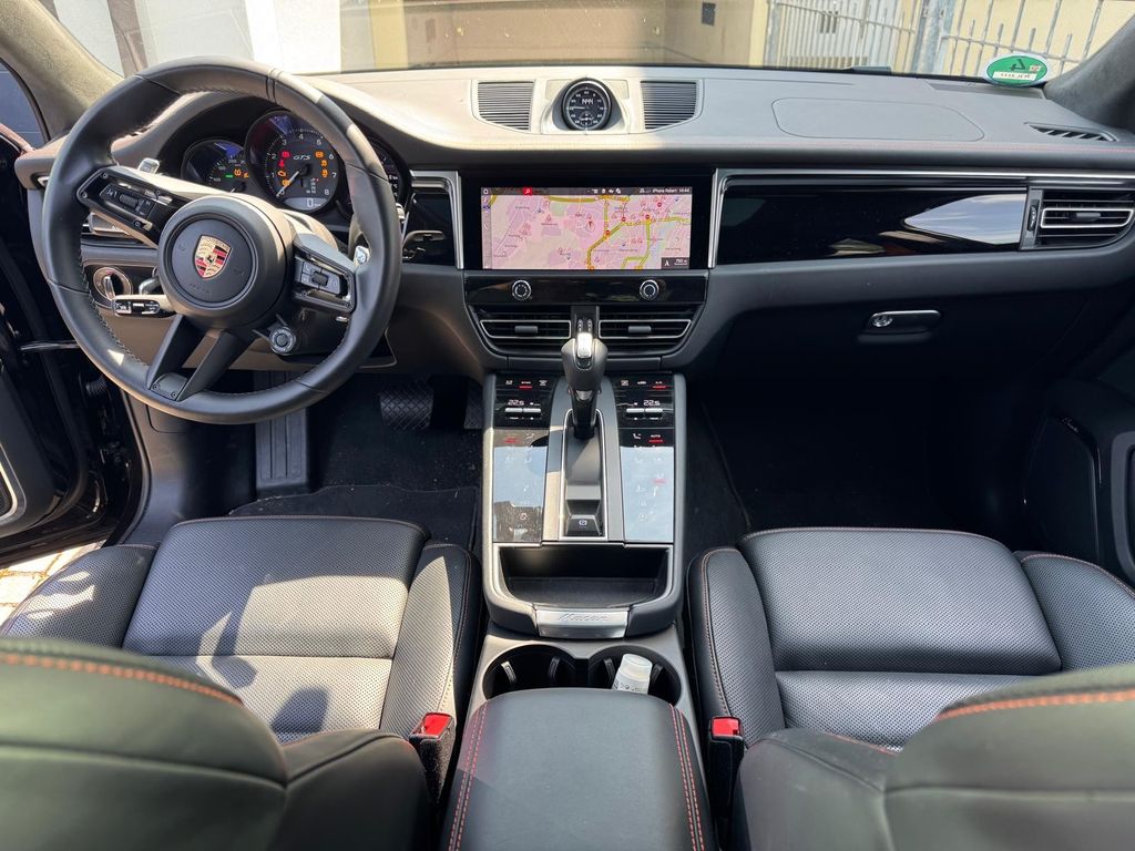 PORSCHE Macan 2023