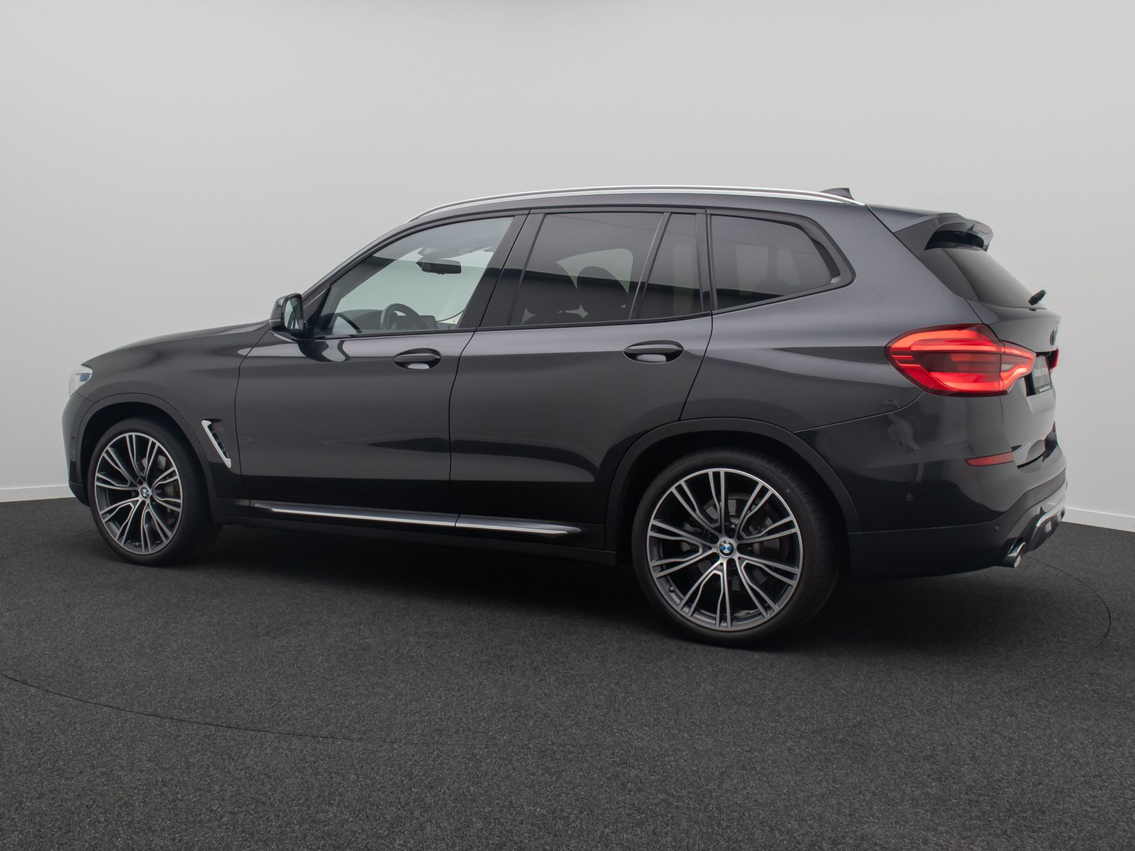 Fahrzeugabbildung BMW X3 xD30i Luxury Line AHK Panorama HUD DAB 21Zoll