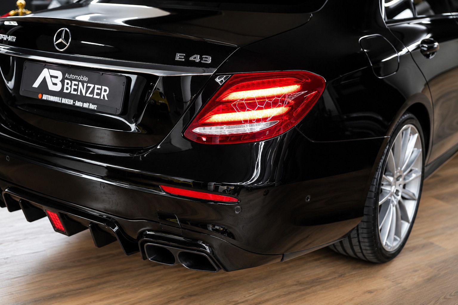 Fahrzeugabbildung Mercedes-Benz E 43 AMG E 43 AMG 4Matic *Ambiente*MultibeamLED*