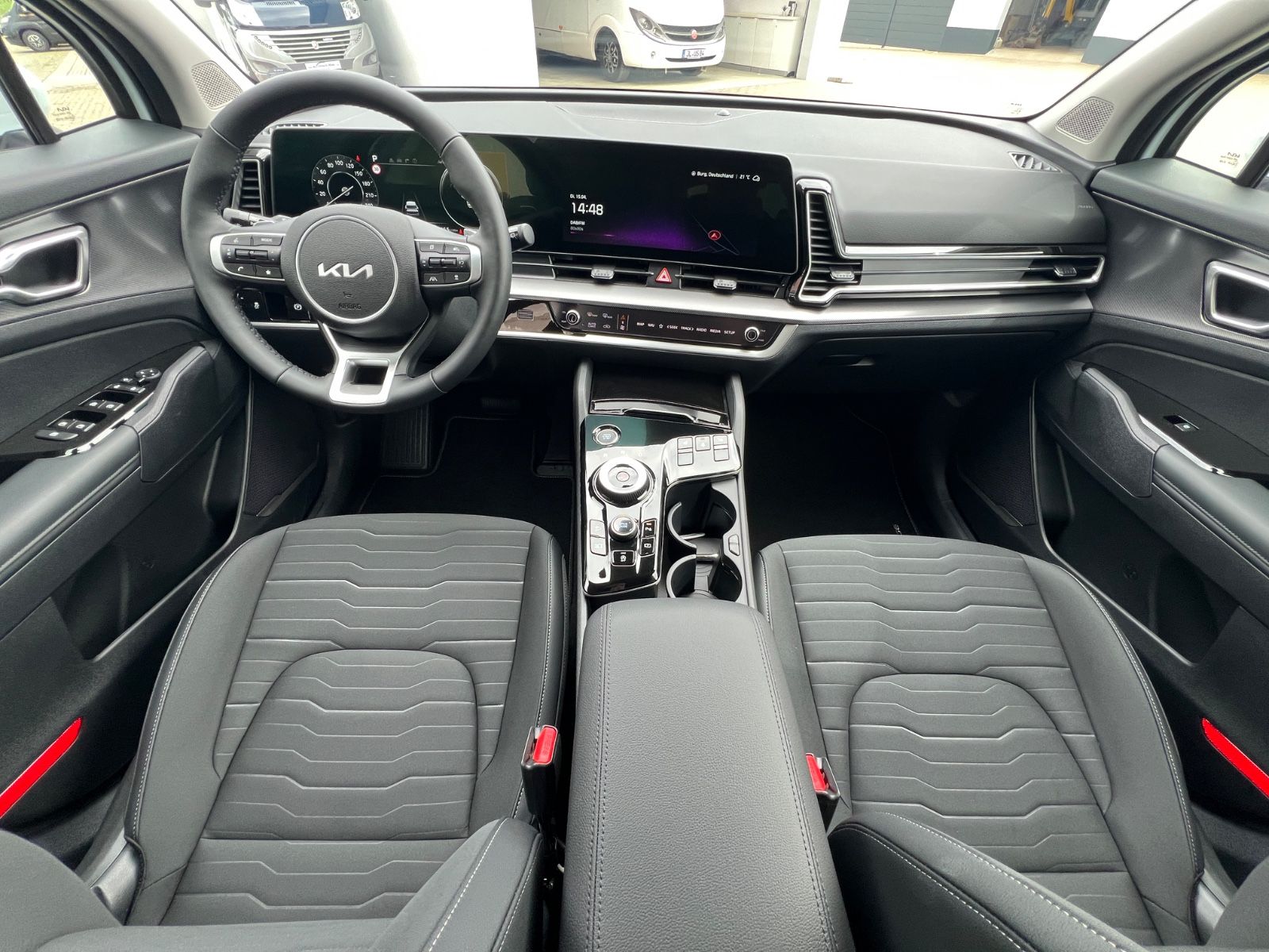 Fahrzeugabbildung Kia SPORTAGE 1.6T 48V 2WD DCT ULTIMATE EDITION