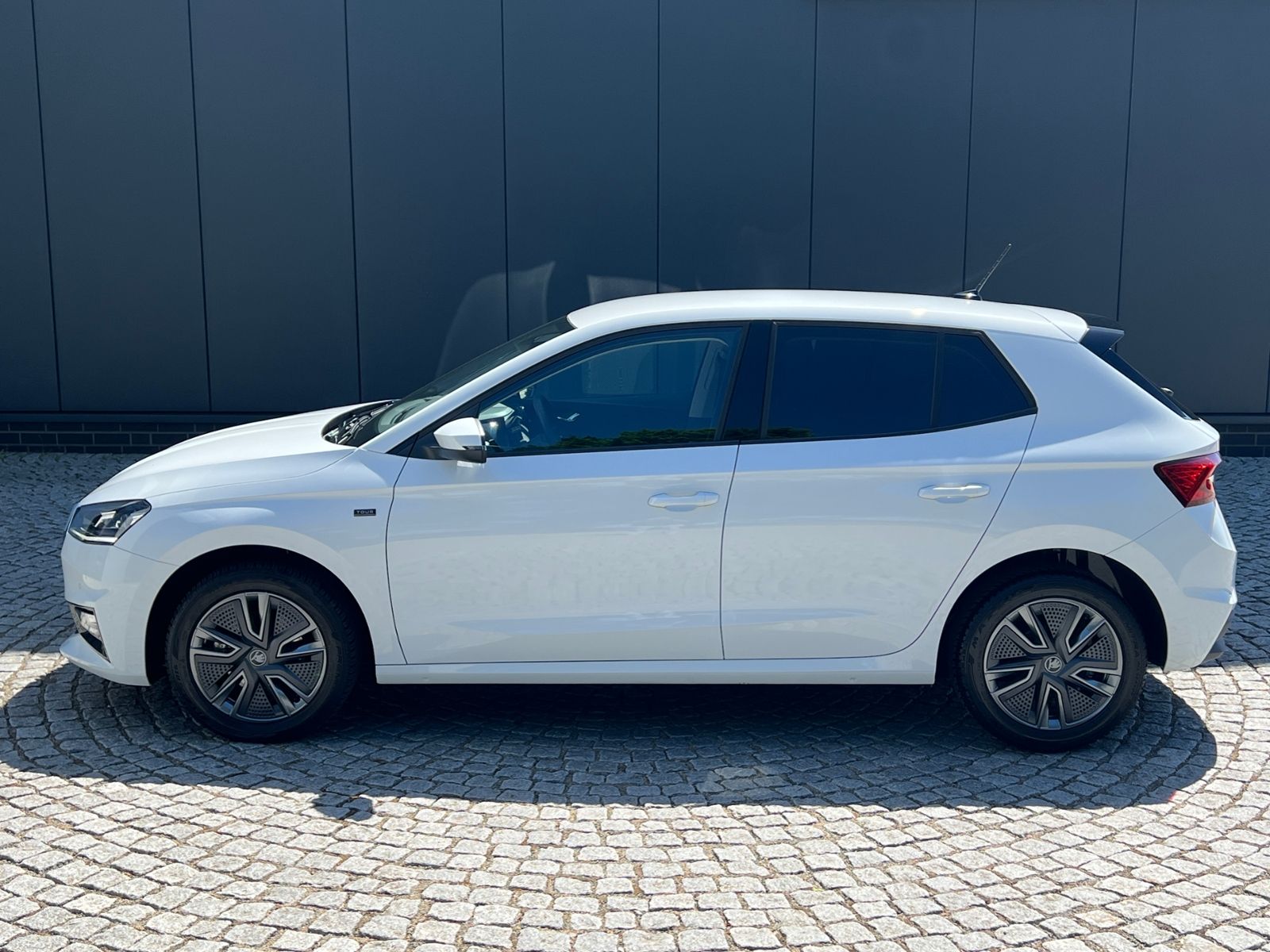 Fahrzeugabbildung SKODA Fabia Selection Tour 1.0 TSI *Vorb. AHK, LED, Ka