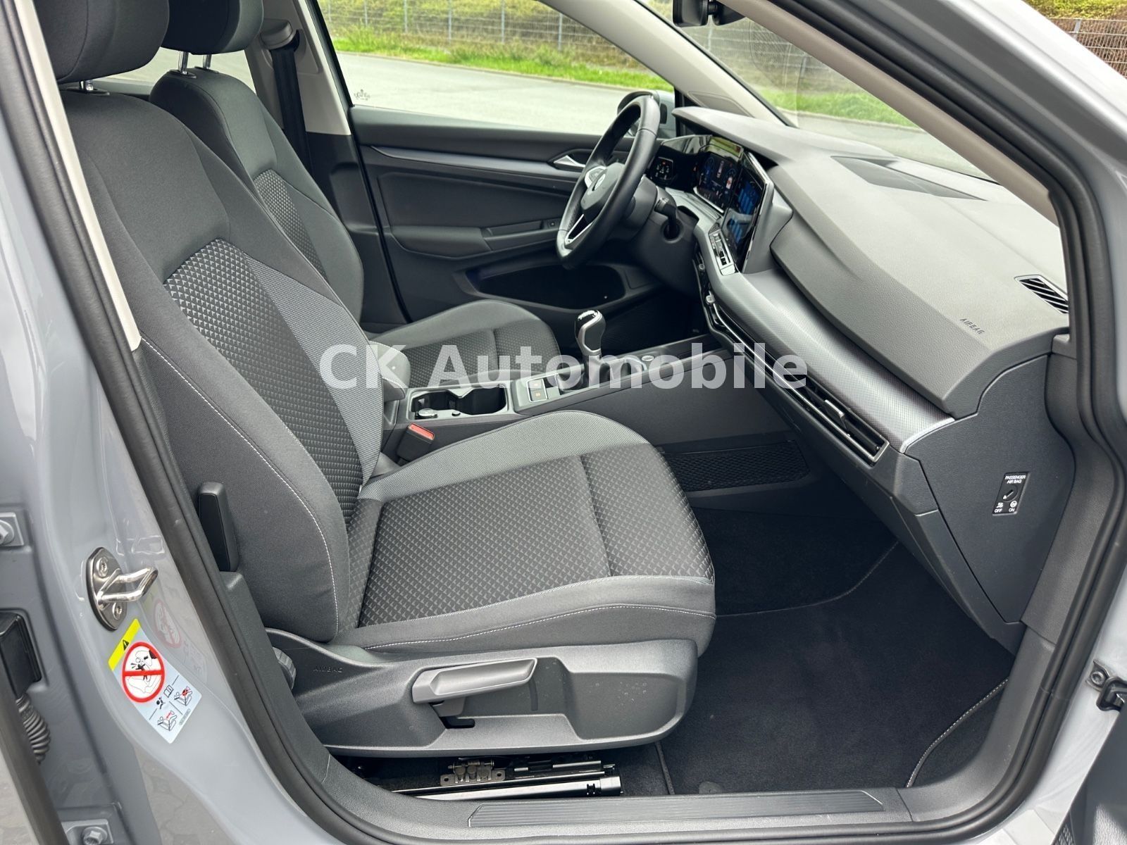 Fahrzeugabbildung Volkswagen Golf VIII Lim. Active 1.5 TSI/Navi/LED/ACC/PDC