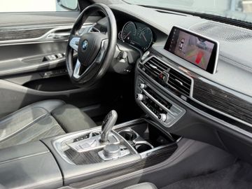 BMW 730 - 12