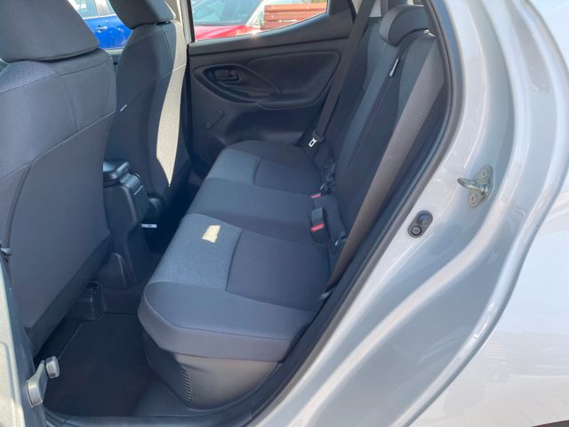Toyota Yaris Hybrid Basis Weiß Automatik