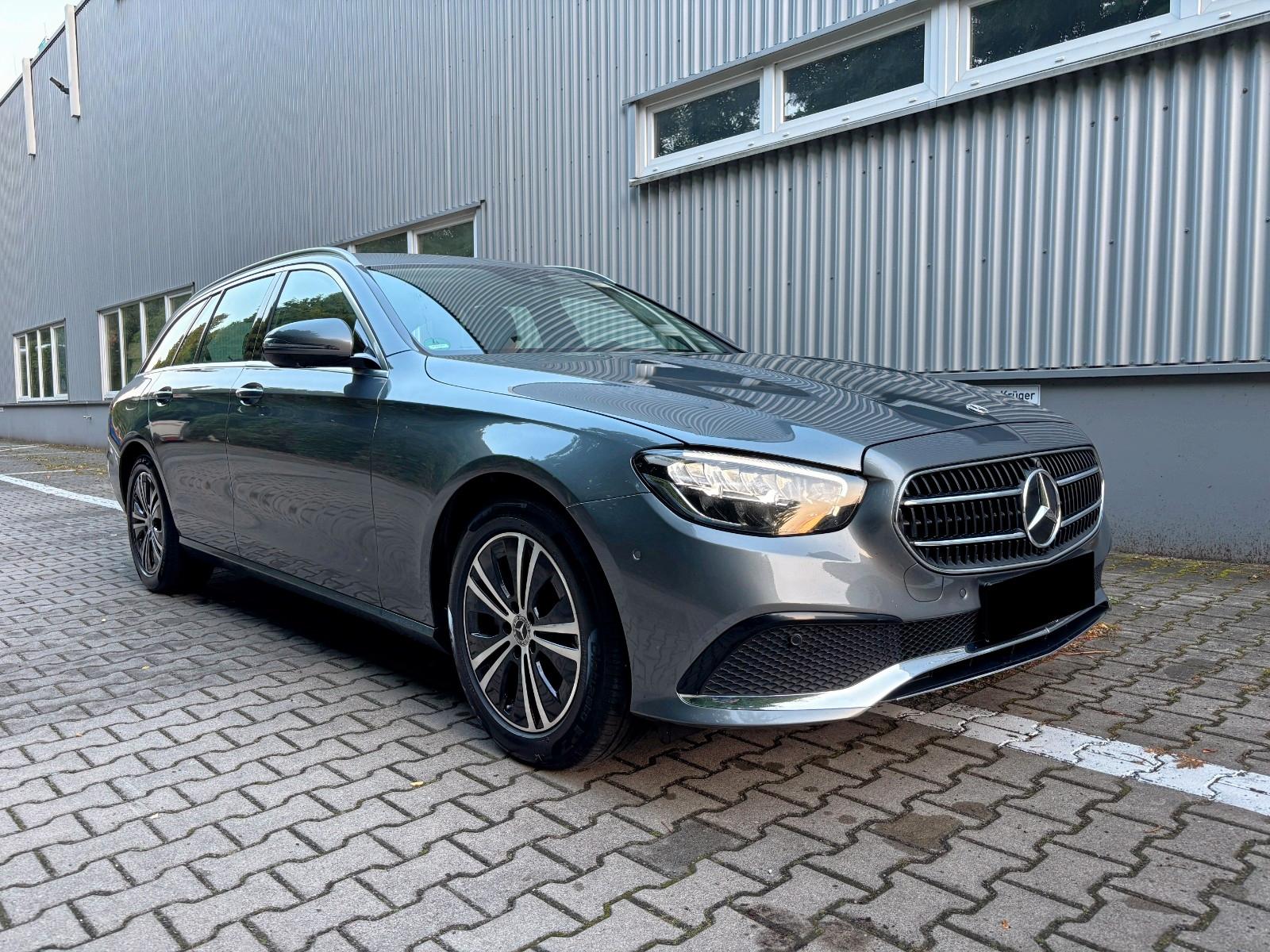 Mercedes-Benz E 220 d 4MATIC T Aut.  AHK MBUX P.ASS LED 360°