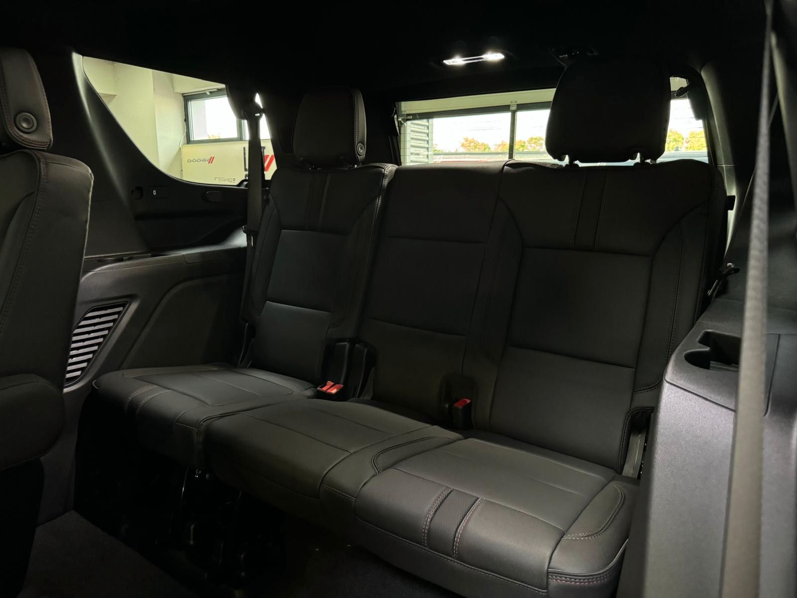 Fahrzeugabbildung Chevrolet 2026 TAHOE 6.2 ECOTEC RST 4x4-24"-ENTERTAINMENT