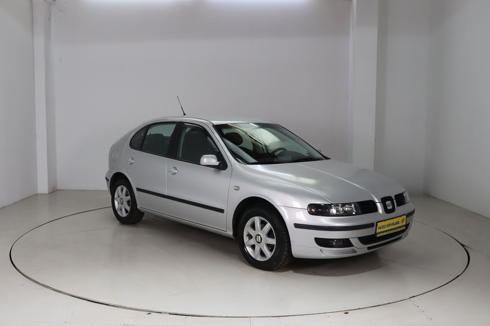 Fahrzeugabbildung SEAT Leon 1.6 16V komplett Seat Service * 1. Hand Ste