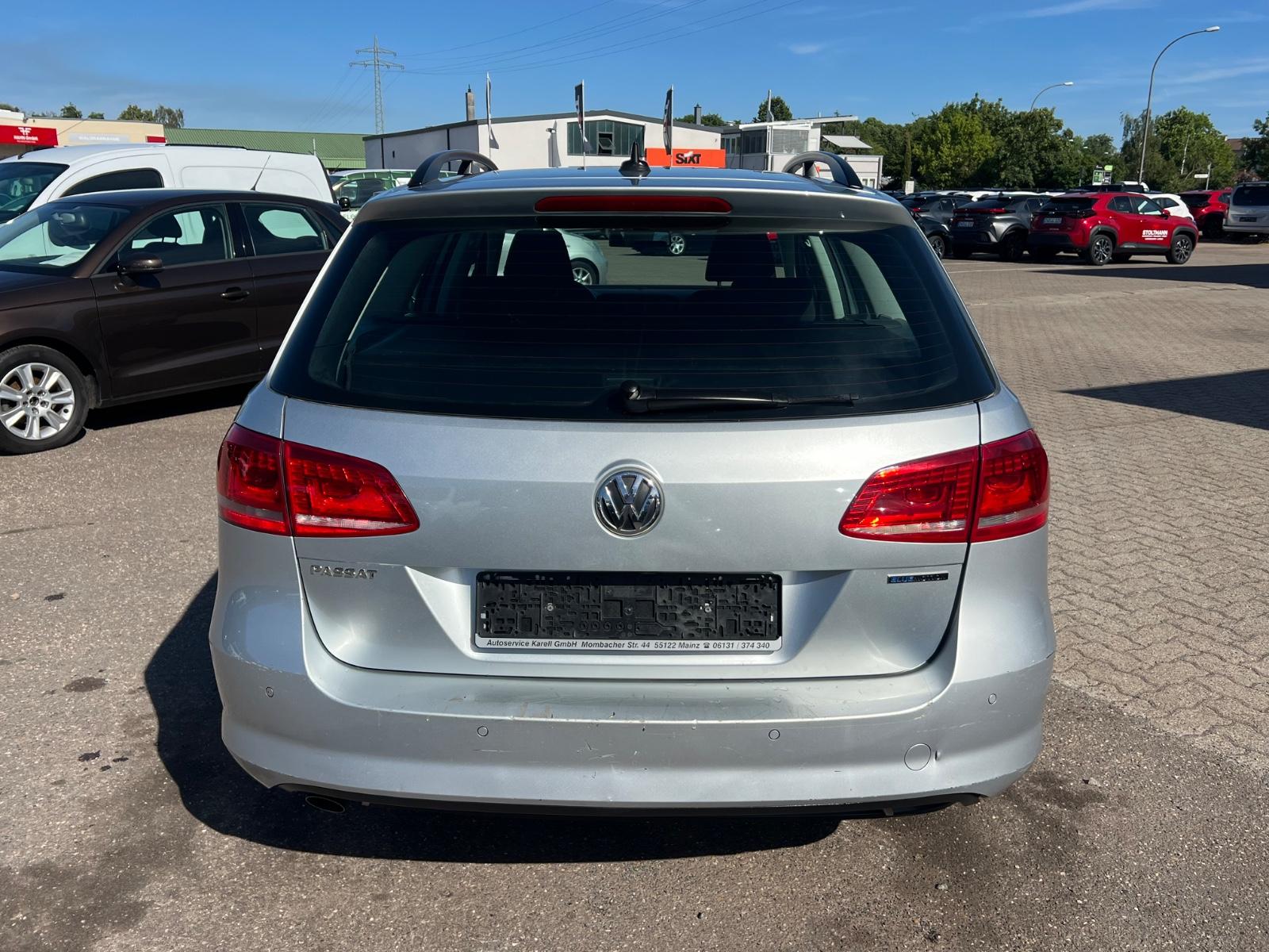 Volkswagen Passat 2012 — engine 1.598 cm³, 105 HP (77kW)
