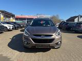 Hyundai ix35 FIFA Kamera Sitzhz Klimaauto Tempo NAVI - Hyundai ix35: Braun