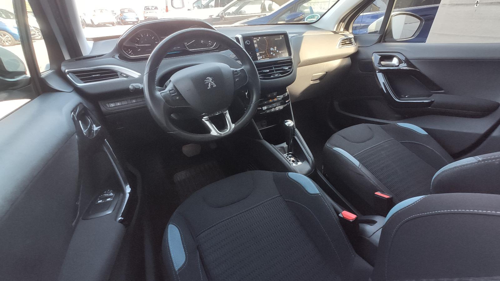 Peugeot 208 Automatik*NAVI*Klimaauto.*SHZ*BT*ALU*Allwett