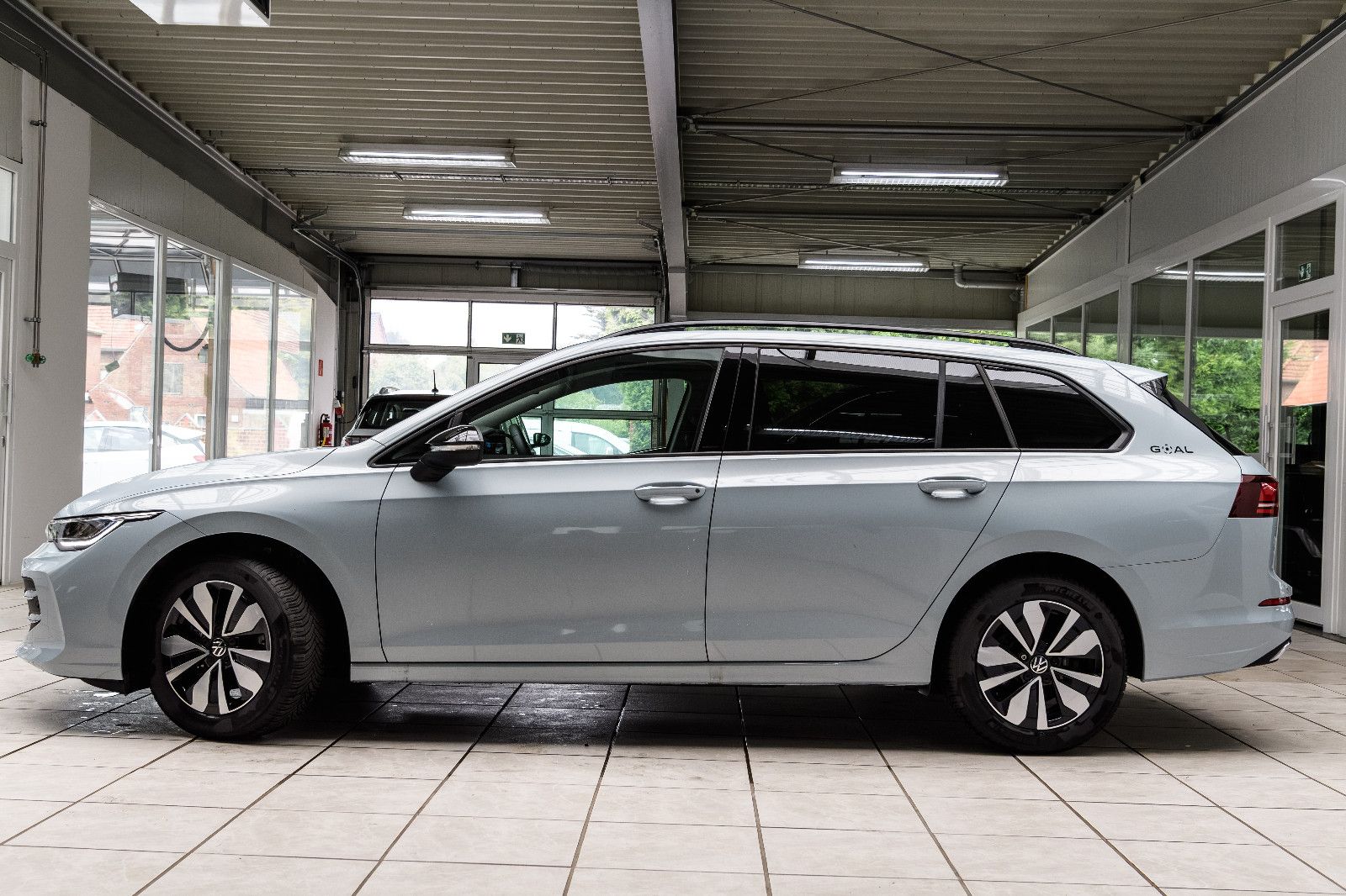 Fahrzeugabbildung Volkswagen Golf VIII Variant Goal 1.5 eTSI DSG LED+KAM+APP