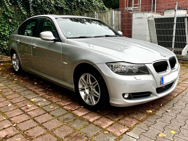 BMW 320 Baureihe*AUTOMATIK*LEDER*XENON