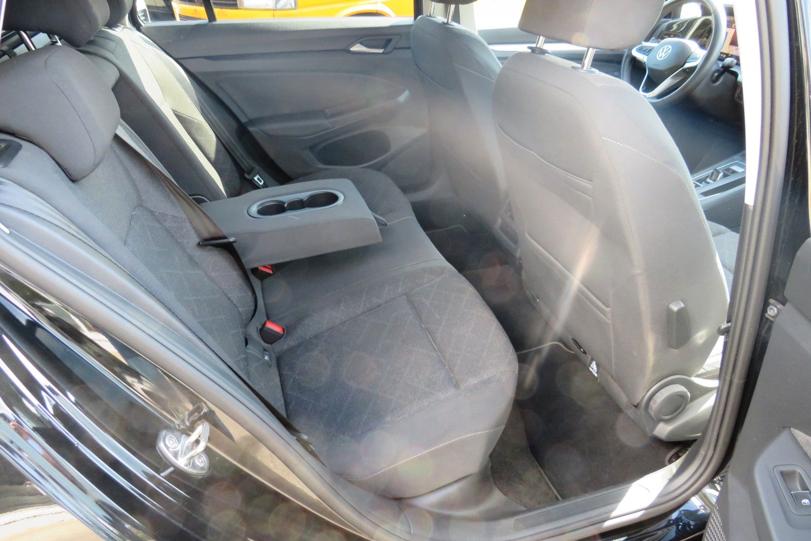 Fahrzeugabbildung Volkswagen Golf Variant LIFE DSG NAVI APP ACC SITZH. LED 1H