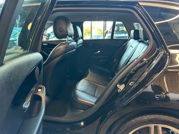 Mercedes-Benz C 180 *TÜVSERVICE NEU*TEMPO*NAV*LED*SZHZ*