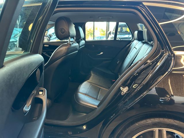 Mercedes-Benz C 180 *TÜVSERVICE NEU*TEMPO*NAV*LED*SZHZ*