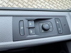 Fahrzeugabbildung Volkswagen T6.1 Caravelle Comfortl. DSG - AHK*NAVI*8-Sitz!!