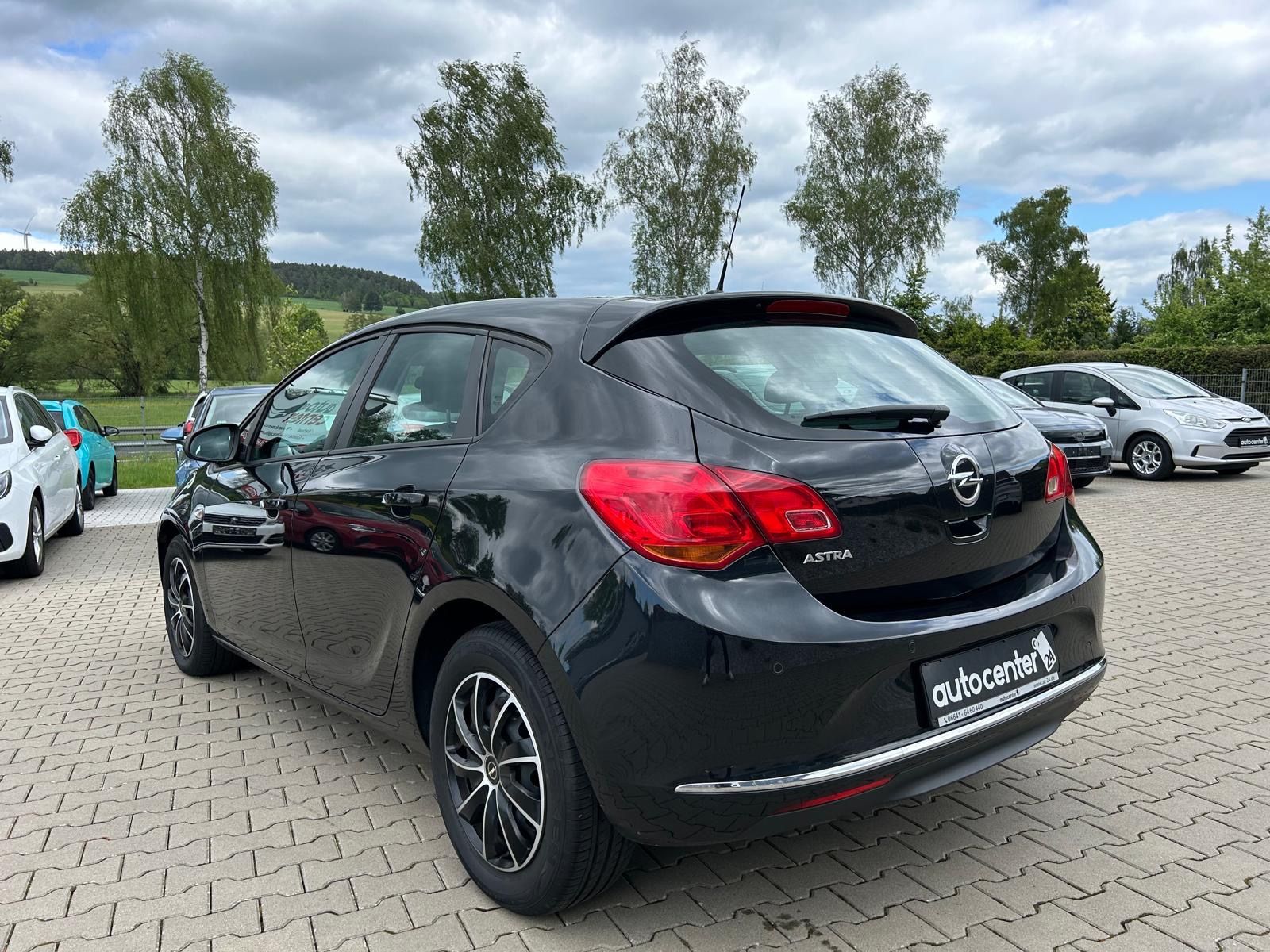 Fahrzeugabbildung Opel Astra J 1.6i Lim.°Tüv NEU°2.Hand°
